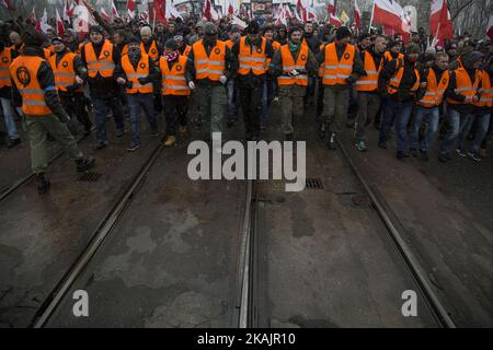 Vor dem Unabhängigkeitsmarsch in Warschau am 11. November 2016. (Foto von Maciej Luczniewski/NurPhoto) *** Bitte nutzen Sie die Gutschrift aus dem Kreditfeld *** Stockfoto