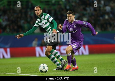 Sportings Forward Bas Dost aus Holland (L) und Real Madrids Mittelfeldspieler Mateo Kovacic aus Croacia (R) in Aktion während des UEFA Champions League-Spiels zwischen Sporting Clube de Portugal und Real Madrid am 22. November 2016 im Estadio Jose Alvalade in Lissabon, Portugal. (Foto von Bruno Barros / DPI / NurPhoto) *** Bitte nutzen Sie die Gutschrift aus dem Kreditfeld *** Stockfoto