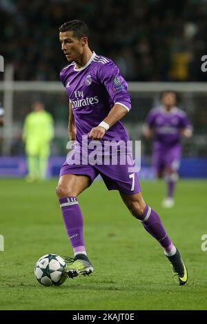 Real Madrids Stürmer Cristiano Ronaldo aus Portugal in Aktion während des UEFA Champions League-Spiels zwischen Sporting Clube de Portugal und Real Madrid am 22. November 2016 im Estadio Jose Alvalade in Lissabon, Portugal. (Foto von Bruno Barros / DPI / NurPhoto) *** Bitte nutzen Sie die Gutschrift aus dem Kreditfeld *** Stockfoto