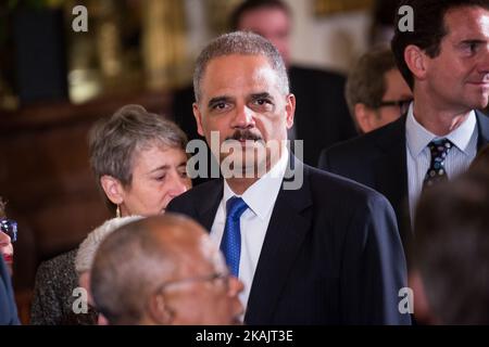 Der ehemalige Generalanwalt Eric Holder verlässt die Presidential Medal of Freedom Ceremony. (Foto von Cheriss May/NurPhoto) *** Bitte nutzen Sie die Gutschrift aus dem Kreditfeld *** Stockfoto