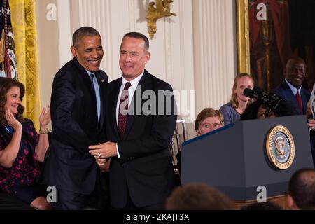 Präsident Barack Obama verlieh dem Schauspieler Tom Hanks die Presidential Medal of Freedom. (Foto von Cheriss May/NurPhoto) *** Bitte nutzen Sie die Gutschrift aus dem Kreditfeld *** Stockfoto