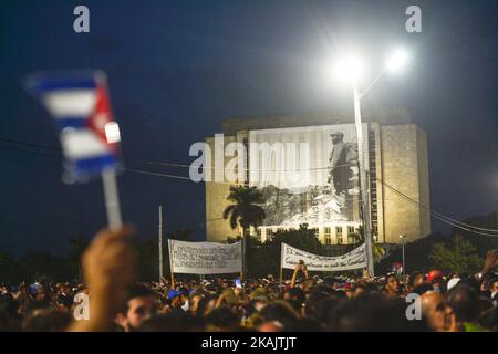 Raul Castro, Kubas gegenwärtiger Führer, Mitglieder der kubanischen Regierung, viele Staatsoberhaupt und Beamte aus der ganzen Welt und Hunderttausende Kubaner, zollen Fidel Castro, dem ehemaligen Ministerpräsidenten und Präsidenten Kubas, Tribut. Die in der späten Nacht des 25. November 2016 im Alter von 90 Jahren sterben. Am Dienstag, den 29. November 2016, auf dem Platz der Revolution, Havanna, Kuba. Foto von Artur Widak *** Bitte nutzen Sie die Gutschrift aus dem Kreditfeld *** Stockfoto