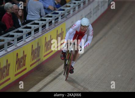 Rafal Sarnecki aus Polen im Sprint Omnium 200m-Zeitfahren während des Revolution Cycling Champions League Events auf dem Velodrome, Lee Valley Velopark, Queen Elizabeth Olympic Park, London, am 02. Dezember 2016 in London, England. (Foto von Kieran Galvin/NurPhoto) *** Bitte benutzen Sie die Gutschrift aus dem Kreditfeld *** Stockfoto