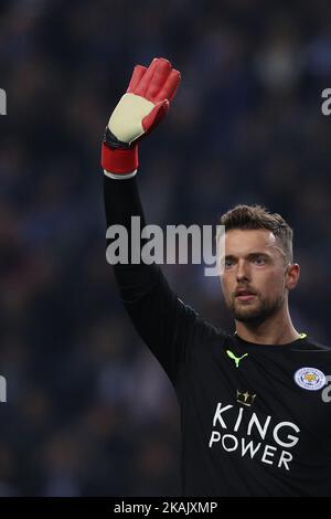 Ben Hamer, Torhüter von Leicester City, während des UEFA Champions League Group G-Spiels zwischen dem FC Porto und dem FC Leicester City am 7. Dezember 2016 im Dragao Stadium in Porto. (Foto von Paulo Oliveira / DPI / NurPhoto) *** Bitte nutzen Sie die Gutschrift aus dem Kreditfeld *** Stockfoto