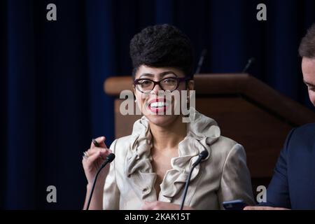 Am Donnerstag, den 15.. Dezember, spricht Dr. Knatokie Ford, Senior Policy Advisor, White House Office of Science and Technology Policy, im Auditorium des South Court im Eisenhower Executive Office Building des Weißen Hauses auf einem Panel über den Film Â „Hidden FiguresÂ“, Ein biografischer Film, der die Geschichte der NASA-Pioniere Katherine Johnson, Dorothy Vaughn und Mary Jackson erzählt, afroamerikanische Frauen, deren Arbeit die ersten amerikanischen Starts in den Weltraum ermöglichte. (Foto von Cheriss May/NurPhoto) *** Bitte nutzen Sie die Gutschrift aus dem Kreditfeld *** Stockfoto