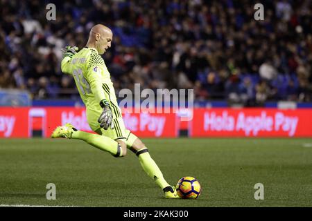 Nauzet Perez (13) vom Club Atletico Osasuna während des La Liga Santander-Spiels zwischen Real Club Deportivo de La Coruna und Club Atletico Osasuna im Estadio Municipal de Riazor am 18. Dezember 2016 in A Coruna, Galicien, Spanien (Foto: Jose Manuel Alvarez Rey/NurPhoto) *** Bitte verwenden Sie Credit from Credit Field *** Stockfoto
