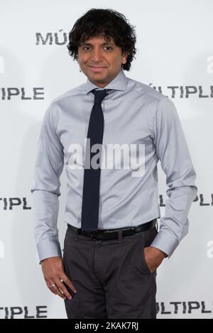 M. Night Shyamalan nimmt am 12. Januar 2017 an der 'Multiple' ('Split') Film-Fotozelle im Villamagna Hotel in Madrid Teil (Foto von Gabriel Maseda/NurPhoto) *** Bitte nutzen Sie die Gutschrift aus dem Credit-Feld *** Stockfoto