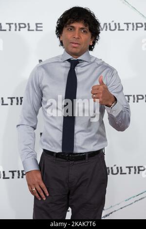 M. Night Shyamalan nimmt am 12. Januar 2017 an der 'Multiple' ('Split') Film-Fotozelle im Villamagna Hotel in Madrid Teil (Foto von Gabriel Maseda/NurPhoto) *** Bitte nutzen Sie die Gutschrift aus dem Credit-Feld *** Stockfoto