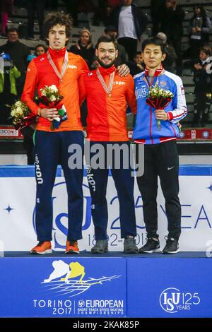 Sjinkie Knegt (NED)(C),Dylan Hoogerwerf (NED)(L), Victor an (RUS) (R) - Podium über 500 m - Männer bei der ISU European Short Track Speed Skating Championships 2017 in Turin, Italien, am 14. Januar 2017. (Foto von Mauro Ujetto/NurPhoto) *** Bitte benutzen Sie die Gutschrift aus dem Kreditfeld *** Stockfoto