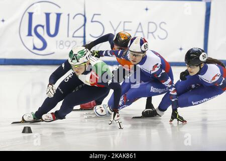 Arianna Fontana (ITA), Ekaterina Konstantinova (RUS), Sofia PROSVIRNOVA (RUS) - 1500 m - Damen bei der ISU-Europameisterschaft für Kurzspurschnelllauf 2017 in Turin, Italien, am 14. Januar 2017. (Foto von Mauro Ujetto/NurPhoto) *** Bitte benutzen Sie die Gutschrift aus dem Kreditfeld *** Stockfoto