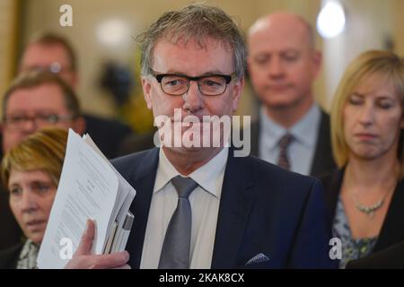 Mike Nesbitt, Vorsitzender der Ulster Unionist Party (UUP), spricht vor einer Vollversammlung in Stormont in Belfast. Am Montag, den 16. Januar 2017, in Belfast, Nordirland, Großbritannien. Foto von Artur Widak *** Bitte nutzen Sie die Gutschrift aus dem Kreditfeld *** Stockfoto