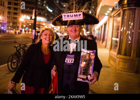 Donald Trump-Unterstützer kommen am Tag vor der Amtseinführung des Präsidenten in Washington, DC, USA, am 19. Januar nach Washington DC. 2017. Die Eröffnungsparade folgt dem neuen US-Präsidenten Donald Trump und Vizepräsident Mike Pence auf der 1,5-Meilen-Reise vom US-Kapitol zum Weißen Haus auf der Pennsylvania Ave nach ihrer Vereidigung und setzt eine Tradition fort, die 1801 mit Präsident Thomas Jefferson begann. (Foto von Zach D Roberts/NurPhoto) *** Bitte nutzen Sie die Gutschrift aus dem Kreditfeld *** Stockfoto