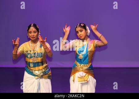 Tamilische Tänzer treten am 15. Januar 2017 beim Thai Pongal Festival in Markham, Ontario, Kanada, auf. Das Fest des thailändischen Pongal ist ein Dankfest zu Ehren des hinduistischen Sonnengottes (Lord Surya) für eine erfolgreiche Ernte. (Foto by Creative Touch Imaging Ltd./NurPhoto) *** Bitte nutzen Sie die Gutschrift aus dem Kreditfeld *** Stockfoto