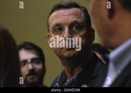 DER US-Repräsentant Doug Collins aus Georgia, Doug Collins, spricht die Medien an, während sich die Republikaner am 25. Januar im Loews Hotel in Center City, Philadelphia, Pennsylvania, zu einer gemeinsamen Â Kongress der tomorrowâ“-Republikaner treffen. 2017. (Foto von Bastiaan Slabbers/NurPhoto) *** Bitte nutzen Sie die Gutschrift aus dem Kreditfeld *** Stockfoto