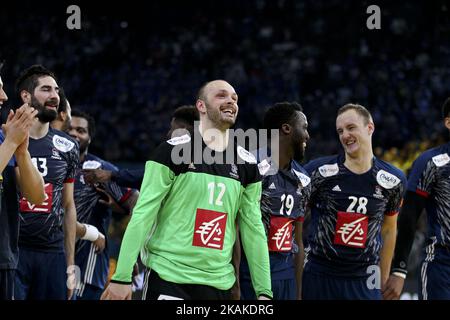 Gerard Vicent 12 / Dipanda Adrien 27 / Nikola Karabatic 13 / Narcisse Daniel 8 während des WM-Halbfinalmatches zwischen Frankreich und Slowenien in der AccorHotels Arena am 26. Januar 2017 in Paris, Frankreich. (Foto von Elyxandro Cegarra/NurPhoto) *** Bitte nutzen Sie die Gutschrift aus dem Kreditfeld *** Stockfoto