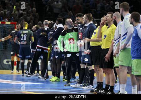 Gerard Vicent 12 / Dipanda Adrien 27 während des WM-Halbfinalmatches zwischen Frankreich und Slowenien in der AccorHotels Arena am 26. Januar 2017 in Paris, Frankreich. (Foto von Elyxandro Cegarra/NurPhoto) *** Bitte nutzen Sie die Gutschrift aus dem Kreditfeld *** Stockfoto