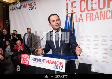 Benoit Hamon, Sieger der linken Vorwahlen vor den Präsidentschaftswahlen 2017 in Frankreich, während einer Rede nach den Ergebnissen der zweiten Vorwahlen am 29. Januar 2017 in Paris, Frankreich. Benoit Hamon ist Kandidat der Sozialistischen Partei für die Präsidentschaftswahlen 2017. (Foto von Julien Mattia/NurPhoto) *** Bitte nutzen Sie die Gutschrift aus dem Kreditfeld *** Stockfoto