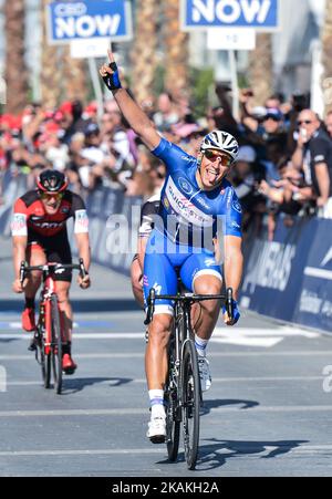 Der deutsche Rennradfahrer Marcel Kittel aus Quick-Step Floors gewinnt die Meraas-Etappe, eine 124 km lange Strecke um die Stadt, und die vierte Ausgabe der Dubai Tour 2017. Am Samstag, den 4. Februar 2017, in Dubai, VAE. Foto von Artur Widak *** Bitte nutzen Sie die Gutschrift aus dem Kreditfeld *** Stockfoto
