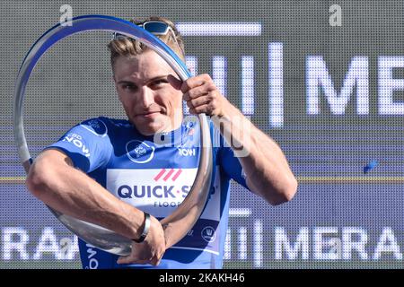 Der deutsche Rennradfahrer Marcel Kittel von Quick-Step Floors feiert, nachdem er die letzte Meraas-Etappe und die vierte Auflage der Dubai Tour 2017 gewonnen hat. Am Samstag, 4. Februar 2017, in Dubai, VAE. Foto von Artur Widak *** Bitte nutzen Sie die Gutschrift aus dem Kreditfeld *** Stockfoto