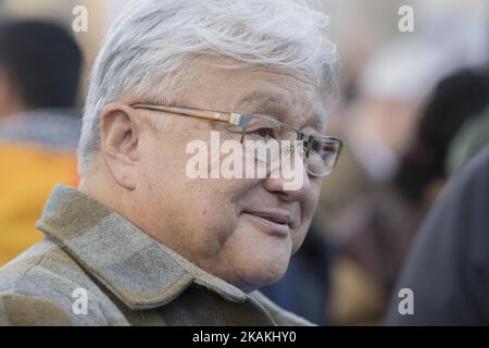 Der ehemalige kalifornische Kongressabgeordnete Mike Honda spricht während einer friedlichen Demonstration am 4. Februar 2017 mit Demonstranten über das muslimische Reiseverbot von Präsident Donald Trump im Rathaus von San Francisco (Foto: Yichuan Cao/NurPhoto) *** Bitte nutzen Sie die Gutschrift aus dem Credit Field *** Stockfoto