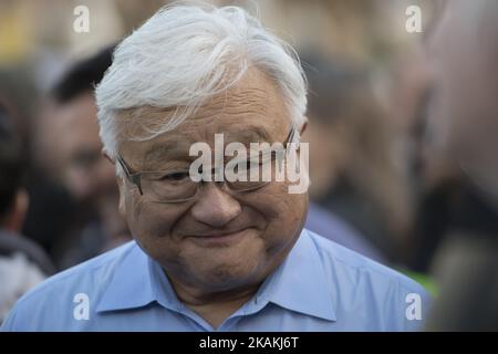 Der ehemalige kalifornische Kongressabgeordnete Mike Honda spricht während einer friedlichen Demonstration am 4. Februar 2017 mit Demonstranten über das muslimische Reiseverbot von Präsident Donald Trump im Rathaus von San Francisco (Foto: Yichuan Cao/NurPhoto) *** Bitte nutzen Sie die Gutschrift aus dem Credit Field *** Stockfoto