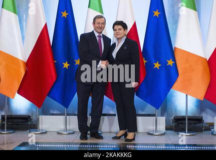 Premierminister von Polen; Beata Szydlo trifft den Premierminister von Irland; Enda Kenny am 09. Februar 2017 in Warschau, Polen. Kenny ist ein irischer Politiker, der seit März 2011 Taoiseach von Irland ist. (Foto von Krystian Dobuszynski/NurPhoto) *** Bitte nutzen Sie die Gutschrift aus dem Kreditfeld *** Stockfoto