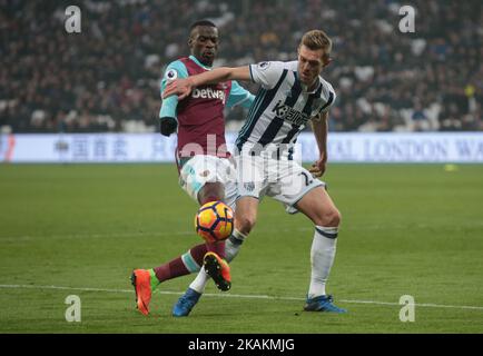 Pedro MBA Obiang von West Ham United und Darren Fletcher von West Bromwich Albion während des EPL - Premier League-Spiels von West Ham United gegen West Bromwich Albion im London Stadium, Queen Elizabeth II Olympic Park, London, Großbritannien - 11. Februar 2017 (Foto: Kieran Galvin/NurPhoto) *** Bitte verwenden Sie Credit from Credit Field *** Stockfoto