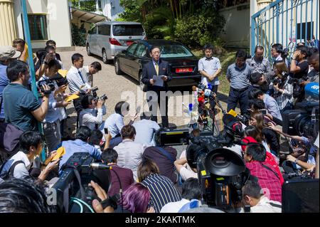 Der nordkoreanische Botschafter in Malaysia, Kang Chol, spricht am 20. Februar 2017 vor der Botschaft Nordkoreas in Kuala Lumpur, Malaysia, die Medien an. (Foto von Chris Jung/NurPhoto) *** Bitte nutzen Sie die Gutschrift aus dem Kreditfeld *** Stockfoto