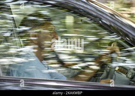 Unidentify man treibt am 23. Februar 2017 in Kuala Lumpur, Malaysia, allein aus der nordkoreanischen Botschaft heraus. (Foto von Chris Jung/NurPhoto) *** Bitte nutzen Sie die Gutschrift aus dem Kreditfeld *** Stockfoto