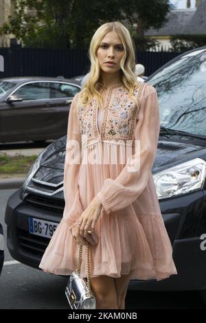 Lena Perminova nimmt an der Dior Fashion Show Week Herbst/Winter 2017/18 am 3. März 2017 in Paris, Frankreich, Teil. (Foto von Nataliya Petrova/NurPhoto) *** Bitte nutzen Sie die Gutschrift aus dem Kreditfeld *** Stockfoto