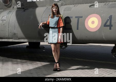 Mariam Hernandez nimmt am 6. März 2017 an der Fotozelle „Zona Hostil“ auf der Militärbasis FAMET in Colmenar Viejo, Spanien, Teil. (Foto von Oscar Gonzalez/NurPhoto) *** Bitte benutzen Sie die Gutschrift aus dem Kreditfeld *** Stockfoto