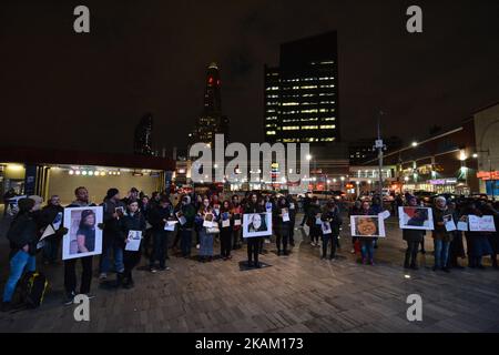 Menschen versammeln sich, um gegen die schwarze Trans-Frau zu protestieren, die in den ersten zwei Monaten des Jahres 2017 von der GUS-Polizei im Barclays Center, Brooklyn, NY, USA, ermordet wurde, 6. März 2017 (Foto von Anik Rahman/NurPhoto) *** Bitte benutzen Sie die Gutschrift aus dem Kreditfeld *** Stockfoto