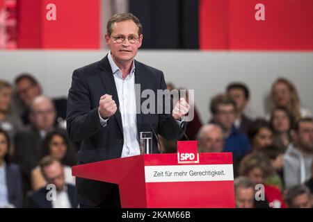 Berlins Bürgermeister Michael Müller spricht während des Sonderparteikongresses, bei dem Martin Schulz am 19. März 2017 in der Arena in Berlin zum neuen SPD-Parteivorsitzenden und Kanzlerkandidat für die nächsten Bundestagswahlen gewählt wird. (Foto von Emmanuele Contini/NurPhoto) *** Bitte benutzen Sie die Gutschrift aus dem Kreditfeld *** Stockfoto