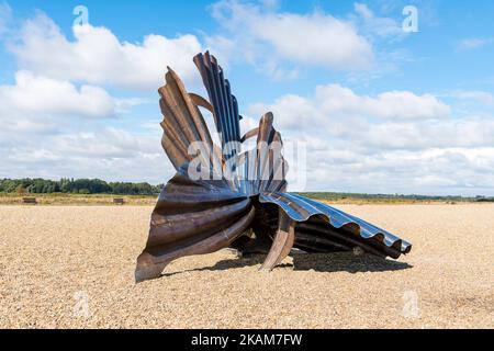 Maggi Hamblings Scallop-Skulptur am Strand von Aldeburgh, suffolk 2022 Stockfoto