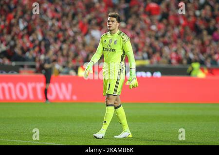 Benficas-Torhüter Ederson Moraes aus Brasilien beim Premier League 2016/17-Spiel zwischen SL Benfica und FC Porto am 1. April 2017 im Luz Stadium in Lissabon. (Foto von Bruno Barros / DPI / NurPhoto) *** Bitte nutzen Sie die Gutschrift aus dem Kreditfeld *** Stockfoto