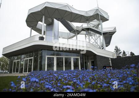 Das Wahrzeichen 'Wolkenhain' (Wolkenhain) ist während einer Presseinterpremiere auf der IGA (Internationale Gartenausstellung) 2017 in Berlin am 7. April 2017 zu sehen. Letzte Vorbereitungen für die Ausstellung, die vom 13. April bis 15. Oktober 2017 im Landkreis Marzahn-Hellersdorf eröffnet wird und nach den Erwartungen der Veranstalter rund 2 Millionen Besucher beherbergt, sind getroffen. (Foto von Emmanuele Contini/NurPhoto) *** Bitte benutzen Sie die Gutschrift aus dem Kreditfeld *** Stockfoto