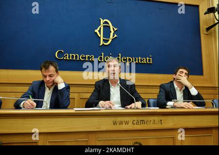 Stefano Fassina, Giulio Marcon, Nicola Fratoinanni während der Konferenz Sinistra Italyana, DEF, am 07. April 2017 in Rom, Italien. (Foto von Silvia Lore/NurPhoto) *** Bitte nutzen Sie die Gutschrift aus dem Kreditfeld *** Stockfoto