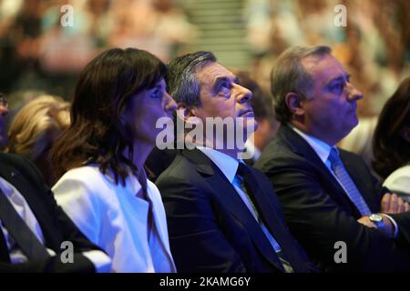 François Fillon, ehemaliger Premierminister unter Sarkozys Präsidentschaft, war in Toulouse am Zenith, um vor der französischen Präsidentschaftswahl 1. eines seiner letzten Treffen abzuhalten. Er ist der Kandidat der konservativen Partei 'Les Républicains' nach einem Primary. Toulouse. Frankreich. April 13. 2017. (Foto von Alain Pitton/NurPhoto) *** Bitte nutzen Sie die Gutschrift aus dem Kreditfeld *** Stockfoto