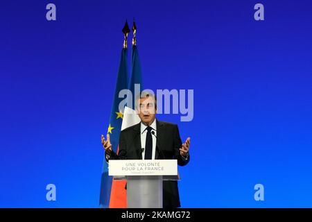 François Fillon, ehemaliger Premierminister unter Sarkozys Präsidentschaft, war in Toulouse am Zenith, um vor der französischen Präsidentschaftswahl 1. eines seiner letzten Treffen abzuhalten. Er ist der Kandidat der konservativen Partei 'Les Républicains' nach einem Primary. Toulouse. Frankreich. April 13. 2017. (Foto von Alain Pitton/NurPhoto) *** Bitte nutzen Sie die Gutschrift aus dem Kreditfeld *** Stockfoto