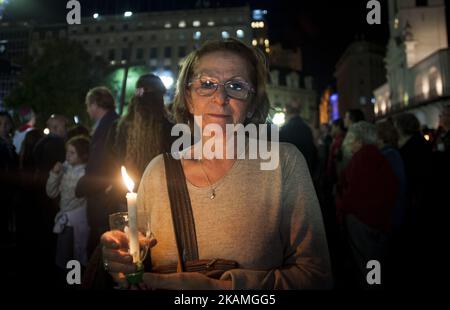 Gläubige während der Via Crucis, oder Camino de la Cruz, in Buenos Aires, Argentinien am 14. April 2017. Die Karwoche erinnert an die letzte Woche des irdischen Lebens Jesu Christi, die in seiner Kreuzigung am Karfreitag und seiner Auferstehung am Ostersonntag ihren Höhepunkt findet. (Foto von Gabriel Sotelo/NurPhoto) *** Bitte nutzen Sie die Gutschrift aus dem Kreditfeld *** Stockfoto