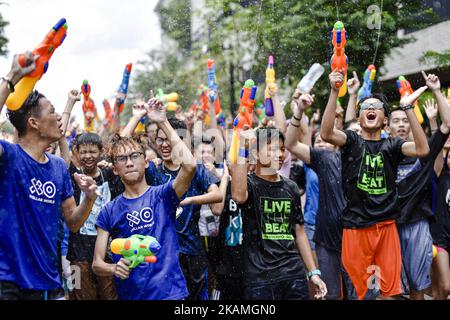 Am 14. April 2017 findet in Kuala Lumpur, Malaysia, das Songkran Music Festival 2017 statt. (Foto von Chris Jung/NurPhoto) *** Bitte nutzen Sie die Gutschrift aus dem Kreditfeld *** Stockfoto