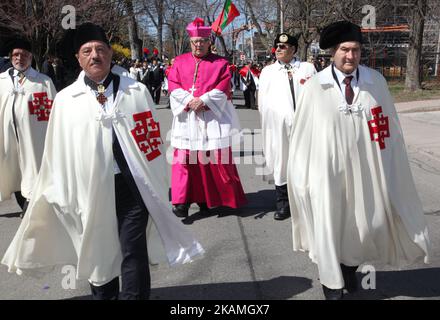 Thomas Christopher Collins, der kanadische Kardinal der Katholischen Kirche und Erzbischof von Toronto, nimmt am 14. April 2017 an der Karfreitagsprozession in Little Italy in Toronto, Ontario, Kanada, Teil. Die Kirche des Heiligen Franziskus von Assisi und die Gemeinde von Little Italy feierten den Karfreitag mit einer traditionellen Prozession, die die Ereignisse darstellte, die zur Kreuzigung und Auferstehung Jesu Christi führten. (Foto by Creative Touch Imaging Ltd./NurPhoto) *** Bitte nutzen Sie die Gutschrift aus dem Kreditfeld *** Stockfoto