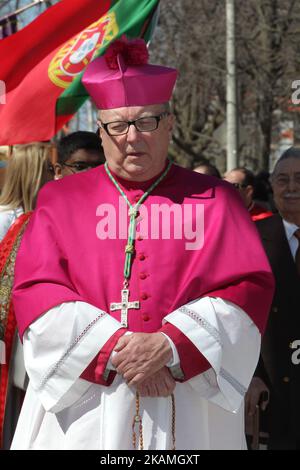 Thomas Christopher Collins, der kanadische Kardinal der Katholischen Kirche und Erzbischof von Toronto, nimmt am 14. April 2017 an der Karfreitagsprozession in Little Italy in Toronto, Ontario, Kanada, Teil. Der Heilige Franziskus von Assisi und die kleine italienische Gemeinde feiern den Karfreitag mit der traditionellen Prozession, die die Ereignisse darstellt, die zur Kreuzigung und Auferstehung Jesu Christi geführt haben. (Foto by Creative Touch Imaging Ltd./NurPhoto) *** Bitte nutzen Sie die Gutschrift aus dem Kreditfeld *** Stockfoto