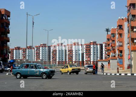 Kairo, Ägypten, Juni 28 2022: Ägyptische soziale Wohngebäude in einem neuen Komplex, in dem Familien von Slums in frei möblierte Wohnungen verlegt wurden Stockfoto