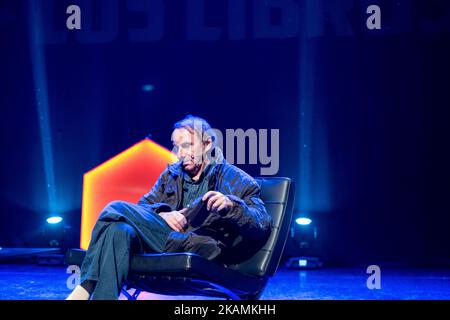 Der französische Schriftsteller Michel Houellebecq spricht in seinen Romanen am 21. April 2017 in der Termica in Malaga während der "La Noche de los libros" über Religion. (Foto von Guillaume Pinon/NurPhoto) *** Bitte nutzen Sie die Gutschrift aus dem Kreditfeld *** Stockfoto