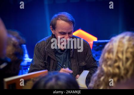 Der französische Schriftsteller Michel Houellebecq spricht in seinen Romanen am 21. April 2017 in der Termica in Malaga während der "La Noche de los libros" über Religion. (Foto von Guillaume Pinon/NurPhoto) *** Bitte nutzen Sie die Gutschrift aus dem Kreditfeld *** Stockfoto