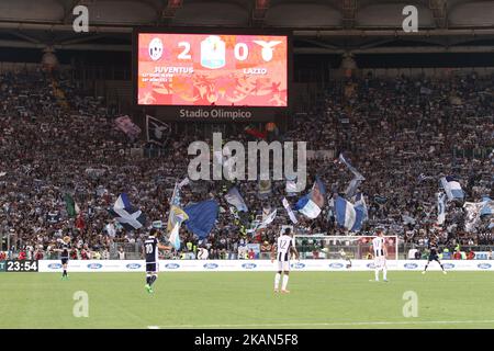 Fans von Latium beim Fußballfinale von Coppa Italia JUVENTUS - LAZIO am 17/05/2017 im Stadio Olimpico in Rom, Italien. (Foto von Matteo Bottanelli/NurPhoto) *** Bitte benutzen Sie die Gutschrift aus dem Kreditfeld *** Stockfoto
