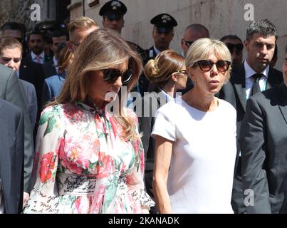 US First Lady Melania Trump mit der französischen First Lady Brigitte Trogneux am zweiten Tag des Taormina-Gipfels G7 auf der Insel Sizilien in Taormina, Italien, am 27. Mai 2017. (Foto von Gabriele Marichiolo/NurPhoto) *** Bitte benutzen Sie die Gutschrift aus dem Kreditfeld *** Stockfoto