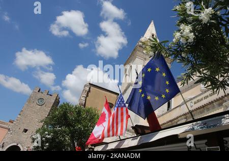 Flaggen von Europa, den USA und Kanada werden während des Taormina-Gipfels G7 auf der Insel Sizilien in Taormina, Italien, am 27. Mai 2017 gezeigt. (Foto von Gabriele Marichiolo/NurPhoto) *** Bitte benutzen Sie die Gutschrift aus dem Kreditfeld *** Stockfoto