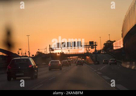 Am 27. Mai 2017 fahren Autos auf der Ringautobahn bei Neukoelln in Berlin. (Foto von Emmanuele Contini/NurPhoto) *** Bitte benutzen Sie die Gutschrift aus dem Kreditfeld *** Stockfoto